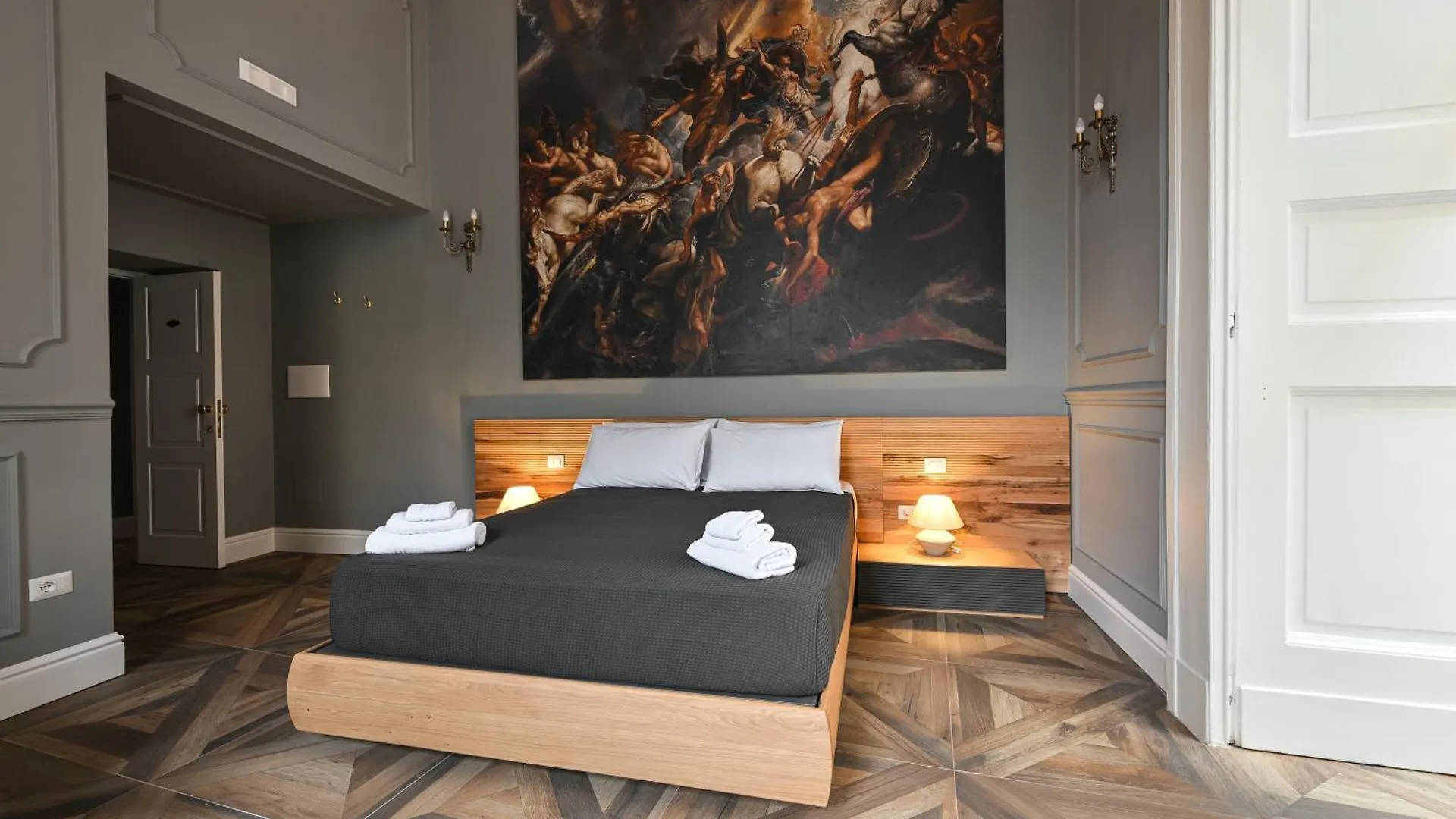 Toledo 424 Suite Naples