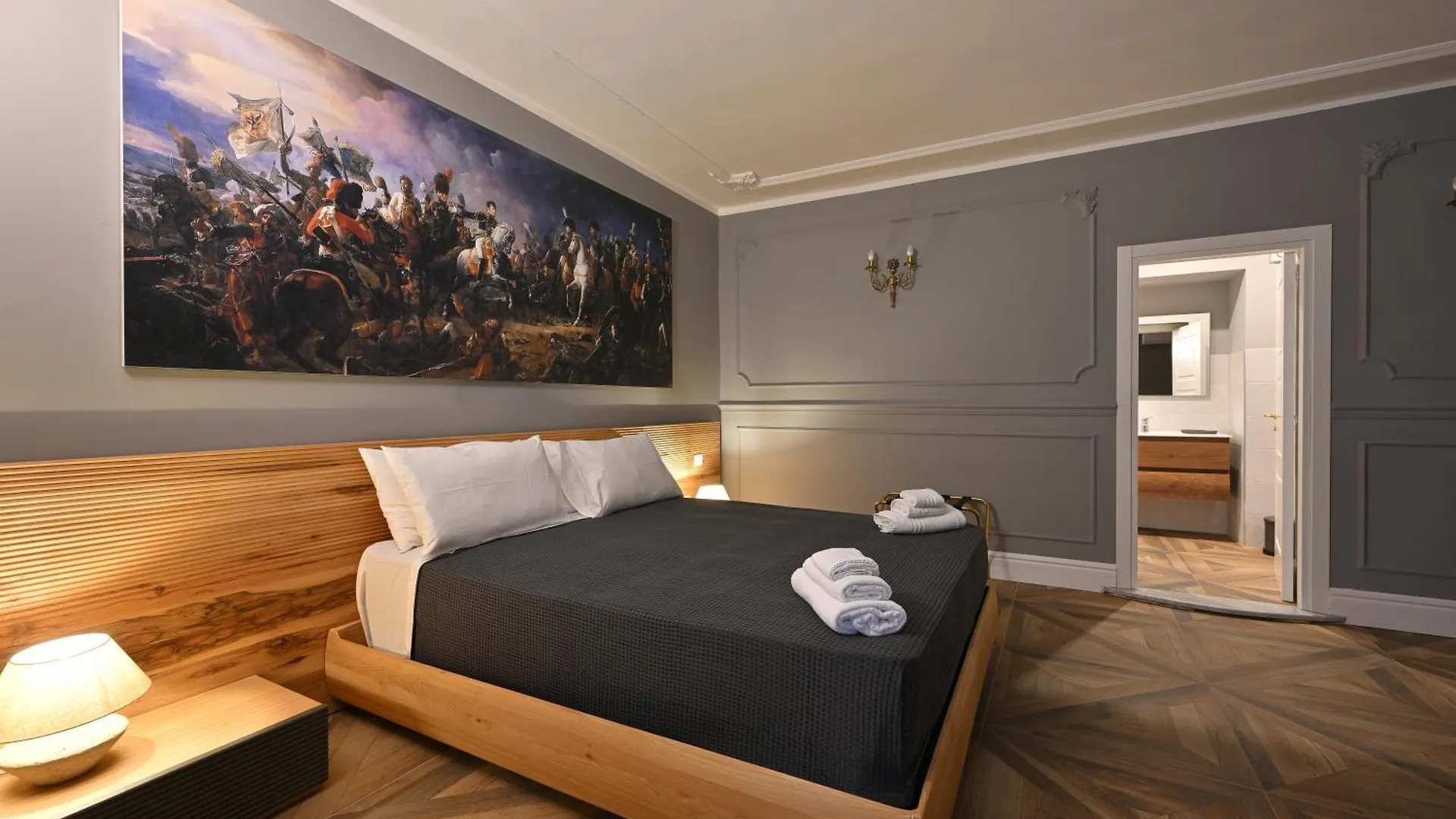 Toledo 424 Suite Naples Italy