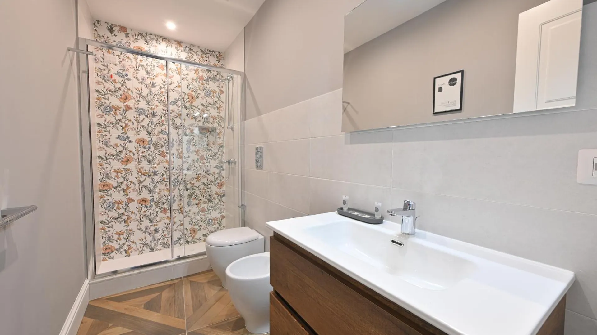 Toledo 424 Suite Naples