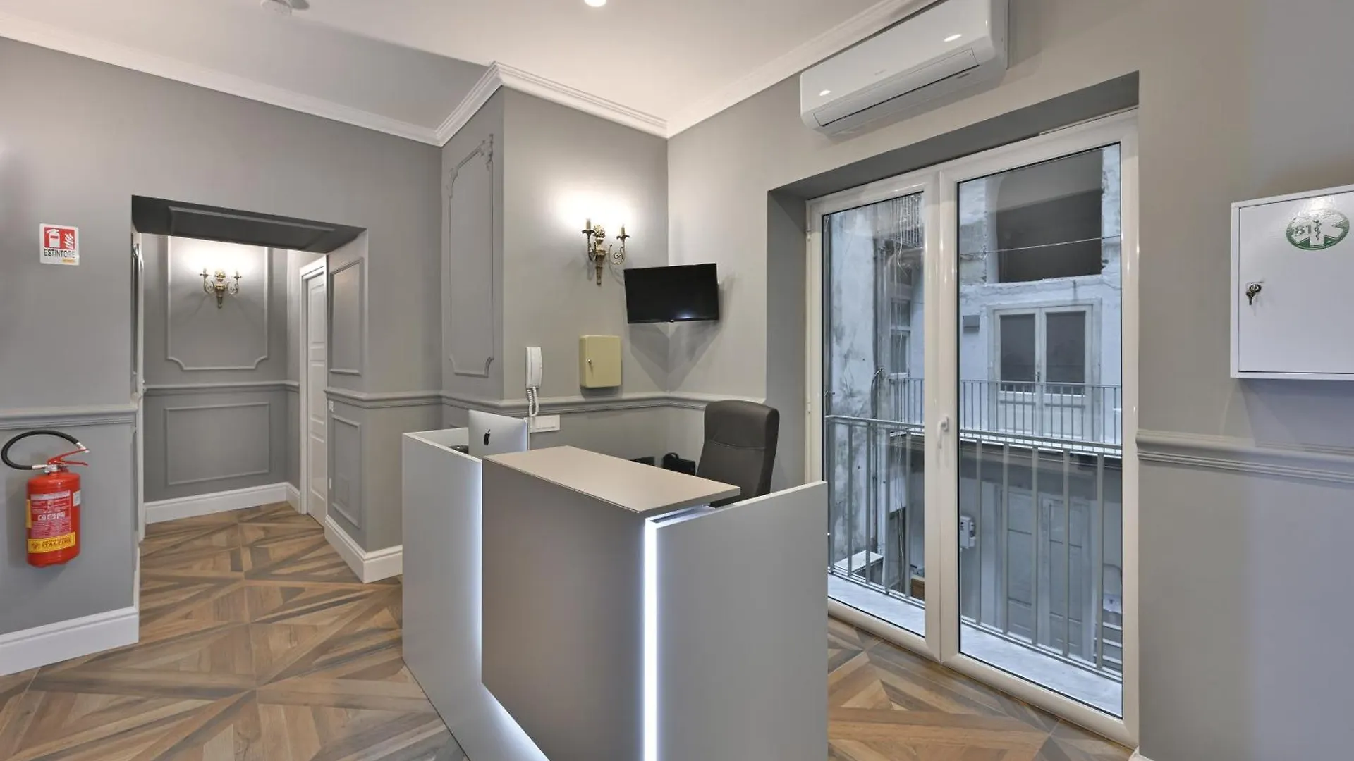 Toledo 424 Suite Naples