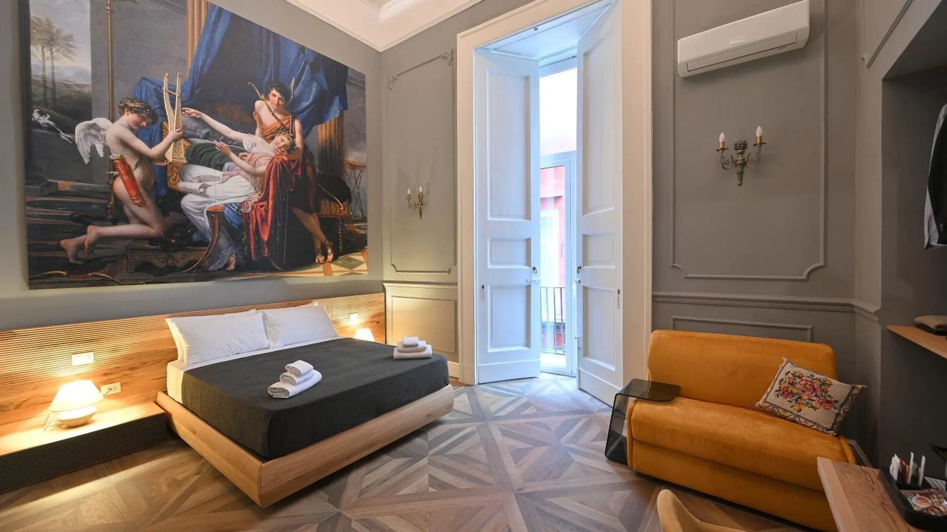 Toledo 424 Suite Naples 0*,  Italy